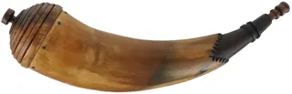 Powder Horn,
12-1/8", paneled tip,
tansel throat, turned maple base